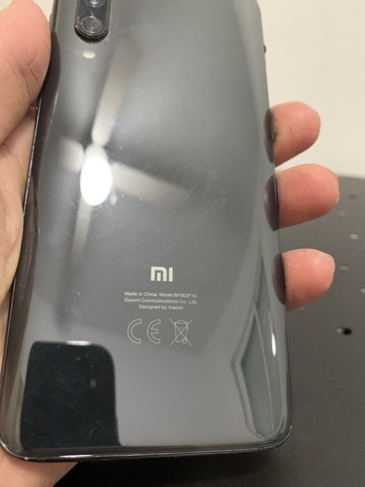 Xiaomi Mi 9 на запчастини