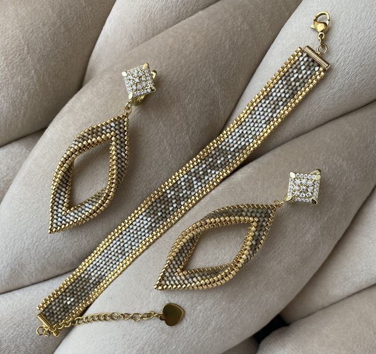 Набір біжутерії з бісеру ручна робота