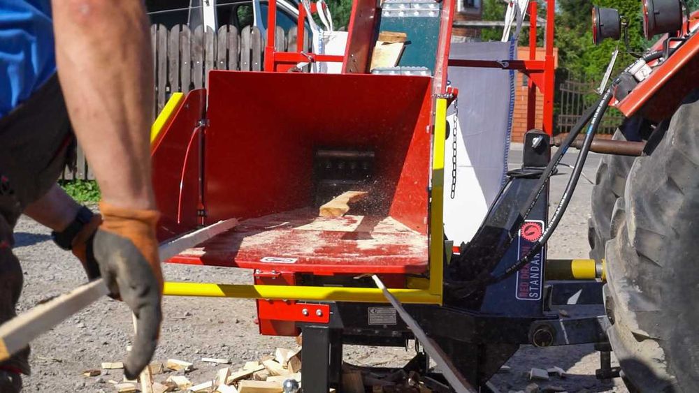 Rębak walcowy do ciągnika R-120 + TAŚMOCIĄG 2,3M Remet