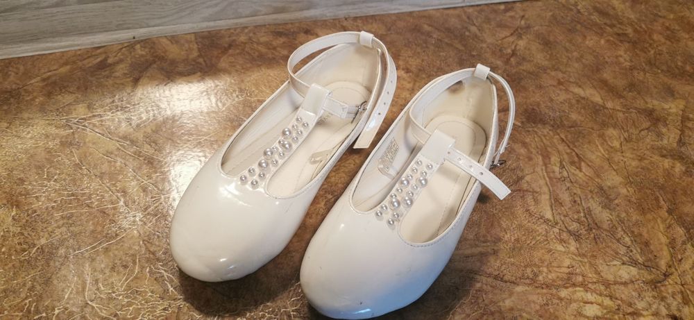 Туфлі для дівчинки