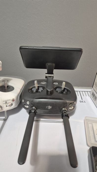 Dji Phantom 4 Varias Pecas e Remote Control