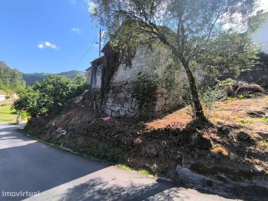 Casa para Restauro em Boivães – Ponte da Barca