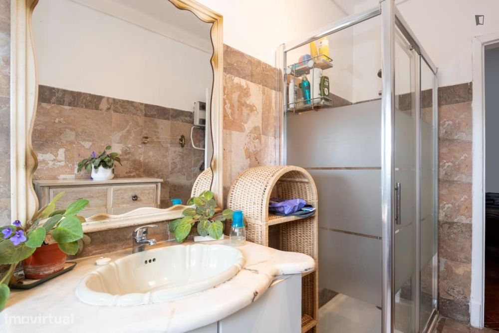 Quarto - localizado em Penha de França Lisbon