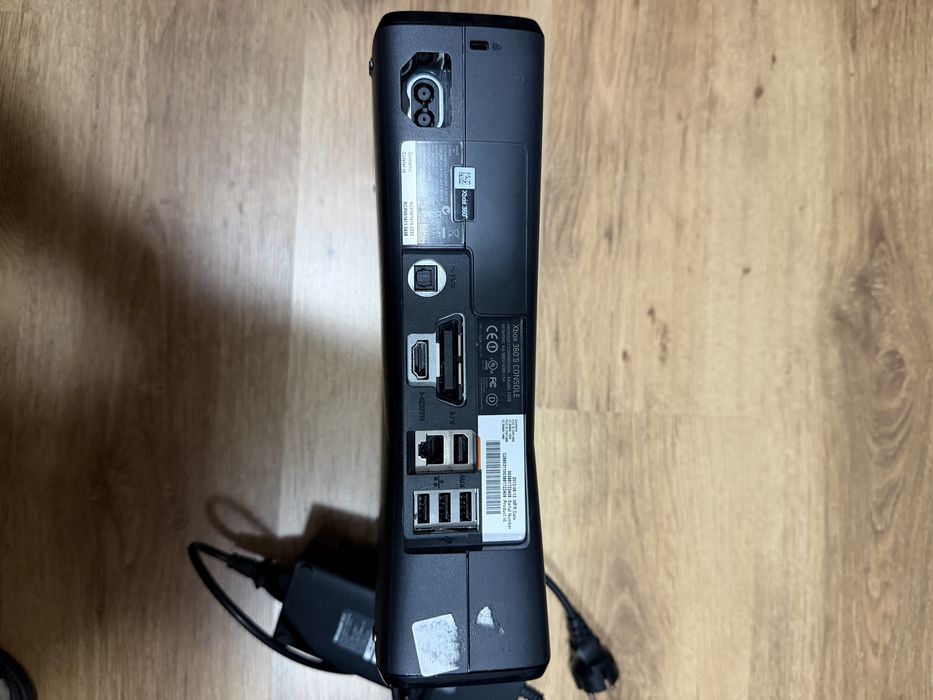 Xbox 360 s приставка