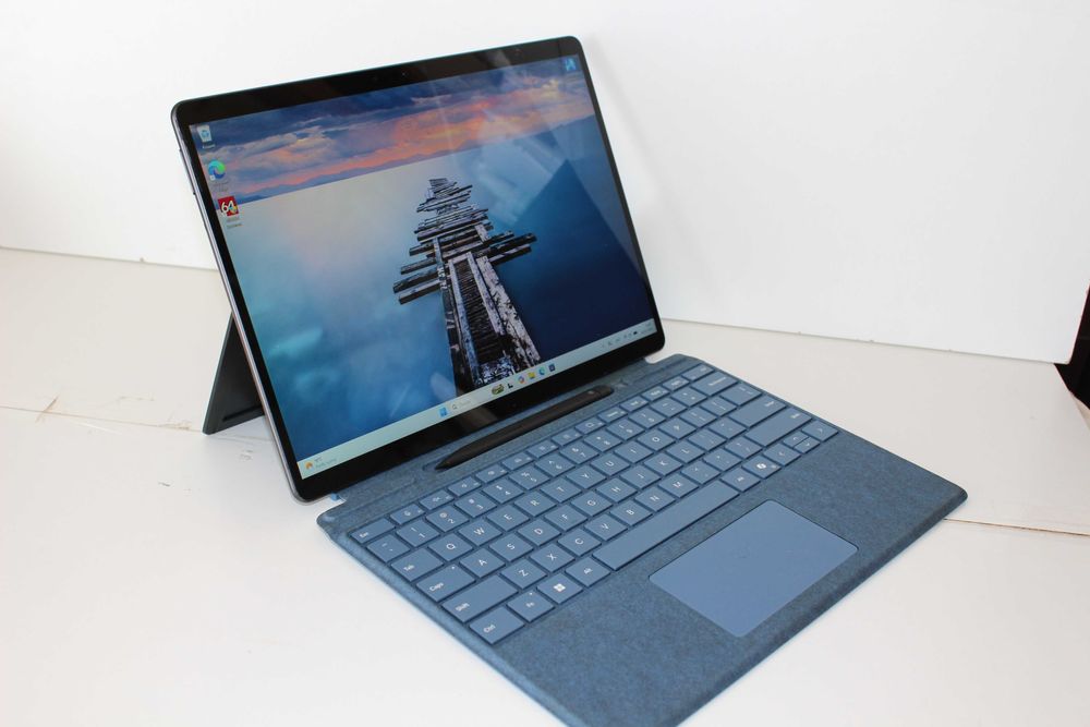 Microsoft Surface Pro 8 Intel i7-1185G7 13" 16/256Gb