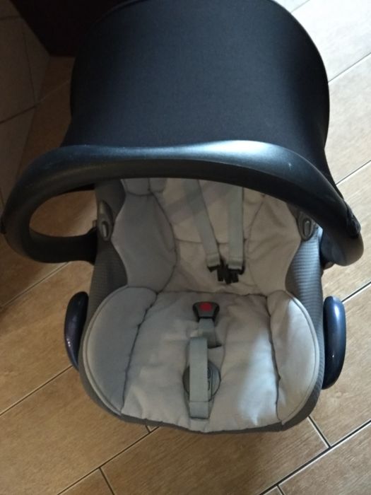 Fotelik Maxi Cosi  + Adaptery