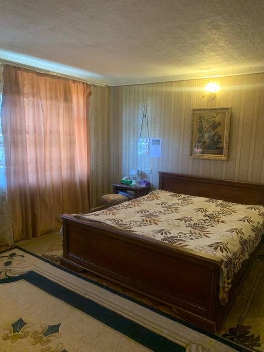 Идеальный дом для семьи: безопасный двор + место для авто