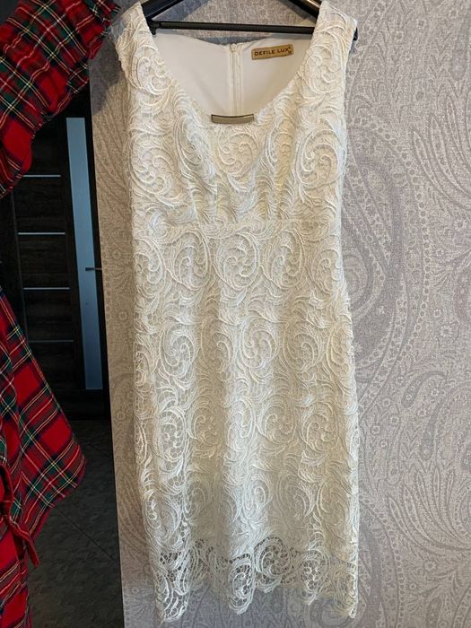 Плаття жіноче біле