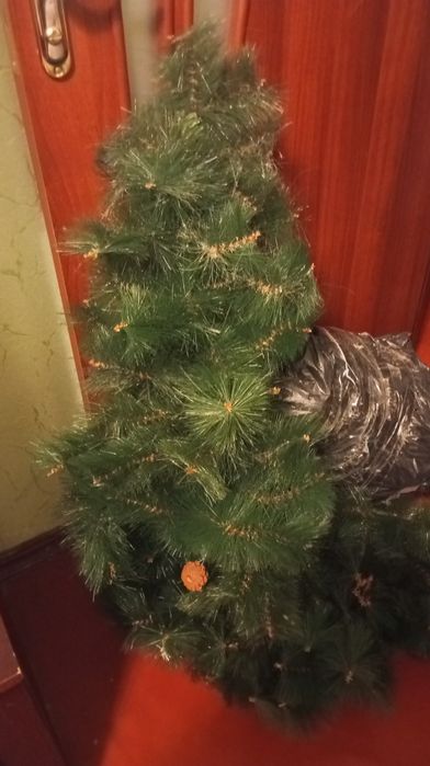 Продам искусственную ёлку 1,65м