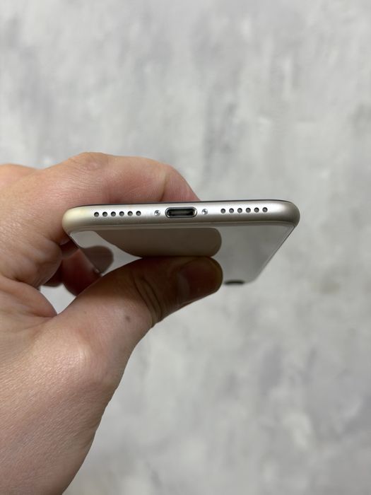 iPhone SE 3-го покоління, продаж на запчастини.