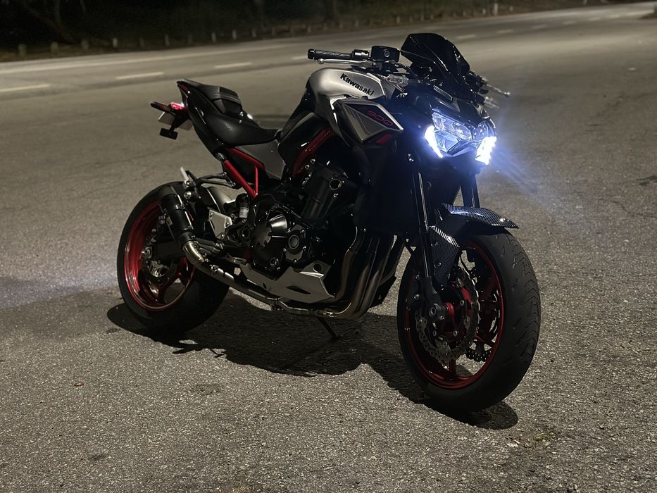 Kawasaki Z900 2023 Metallic Phantom Silver Edition