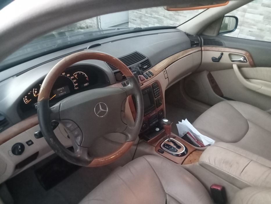 Mercedes S320  w220. 2001