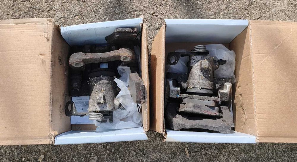 Pinças travão traseiras VW Golf 4/A3 – par + pastilhas ceramic