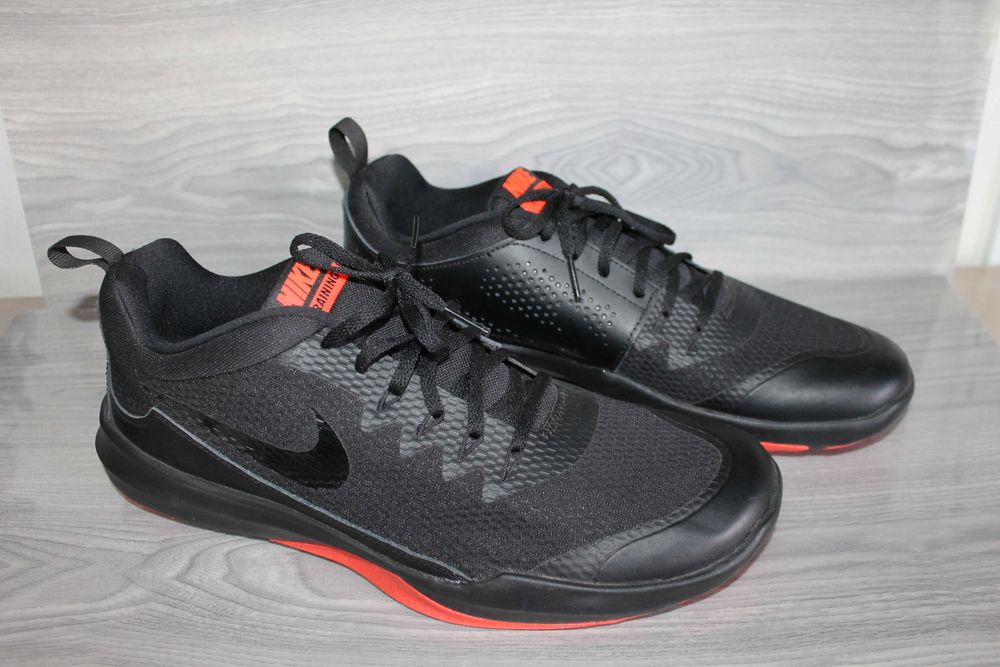 Кросівки Nike Legend 45.5 розмір