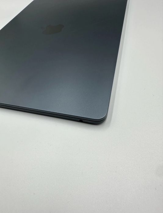 MacBook Air 15” (2025) – M4 – 16GB RAM – 256GB SSD – Midnight – Open Box - ISO