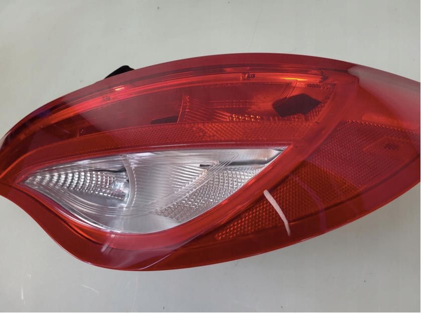 lampa prawy tył prawa tylna MERCEDES CLA C117 W117
