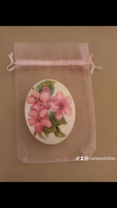 Sabonete com decoupage