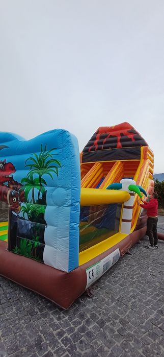 Aluguer de insuflável profissional