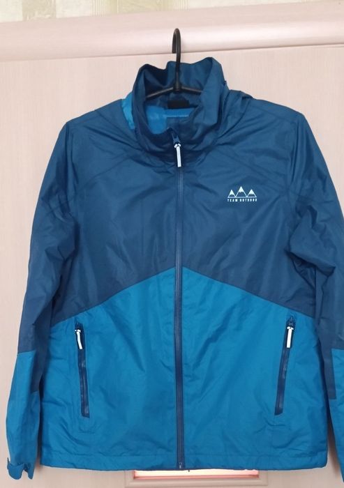 Куртка спортивная , ветровка, непродувайка.  Бренд Crivit