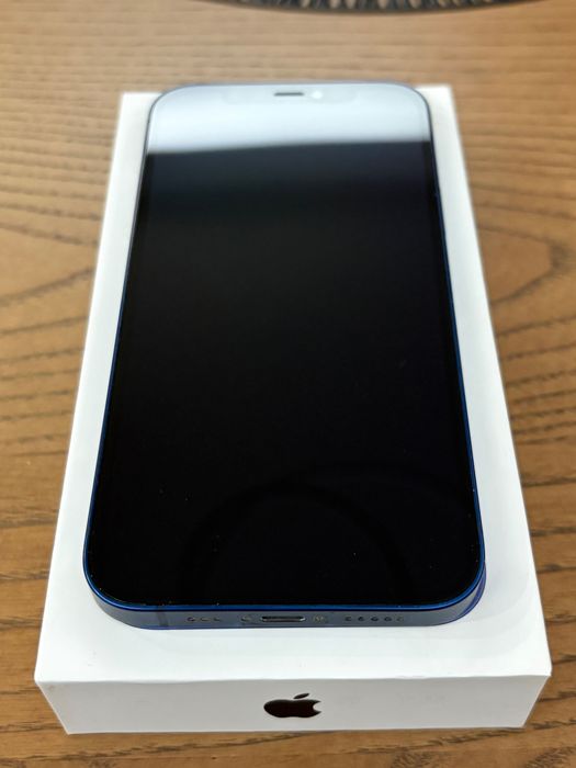 iPhone 12 64Gb stan bardzo dobry