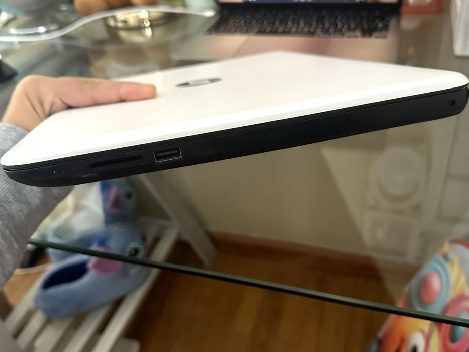 HP Notebook 15,6" – Celeron N3050, 8 GB RAM, 500 GB HDD