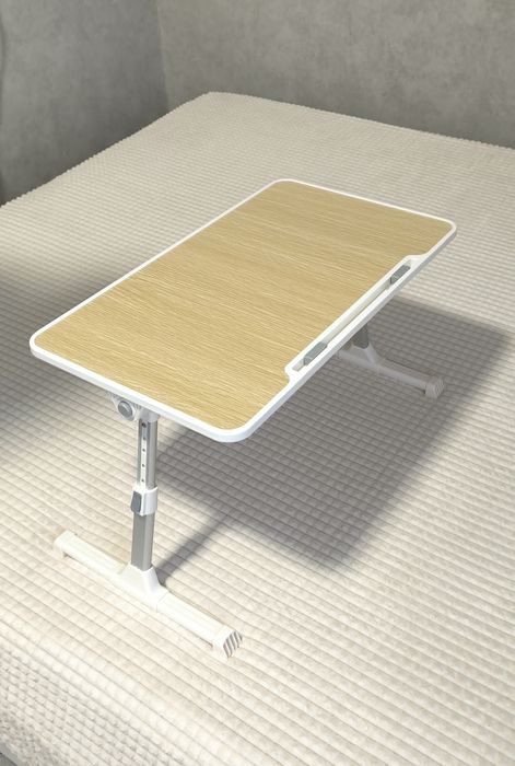 столик для ноутбука або прийому їжі