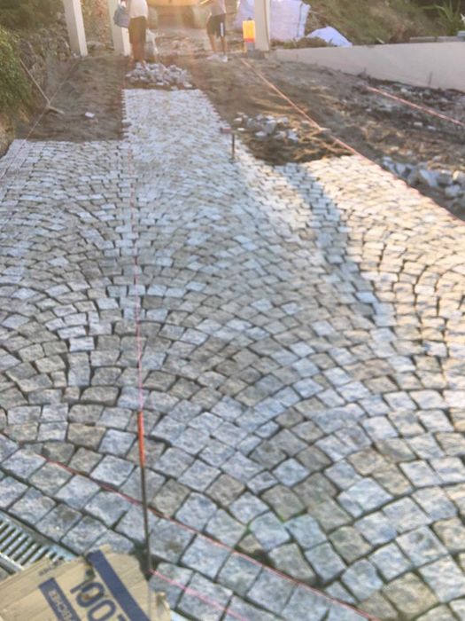 Calçada  portuguesa   lancil pave .porto ,lisboa,faro