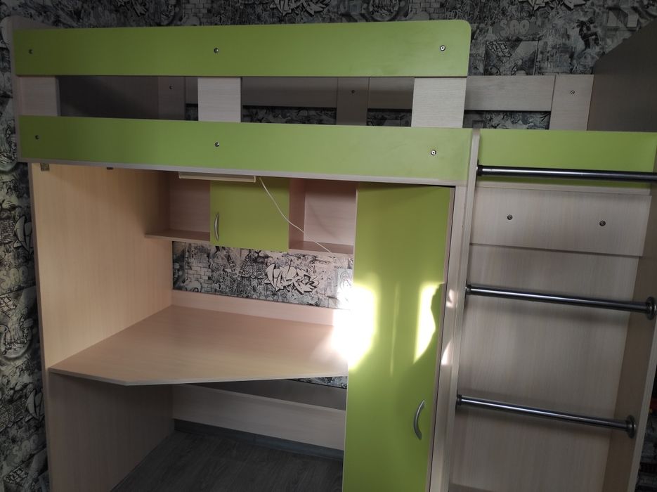 Продам кровать чердак