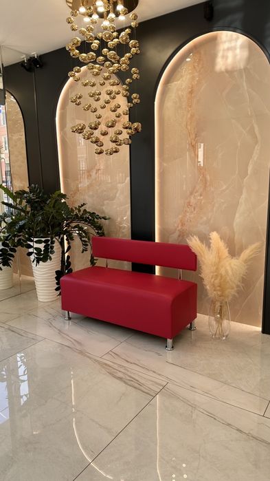 Виготовляємо кожані диванчики очікування в офіс. Банкетка. Салон краси