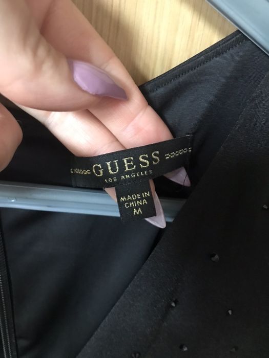 Vestido Guess preto justo