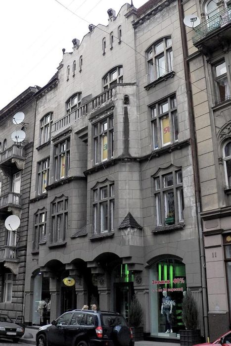 1-к. в. Саксаганського,Центр