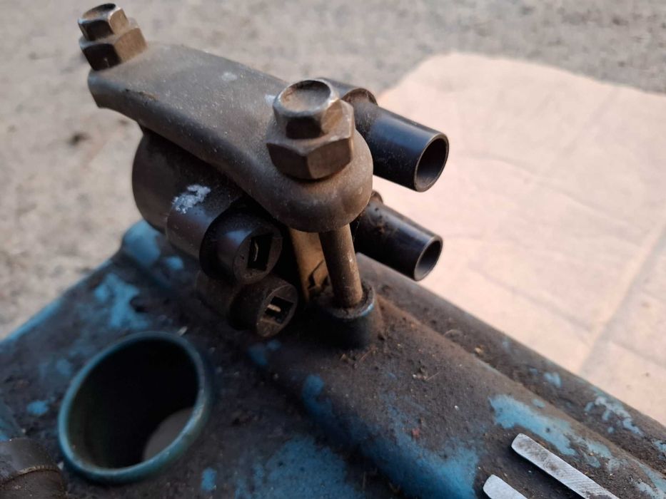 Волга Уаз Газель кришка двс