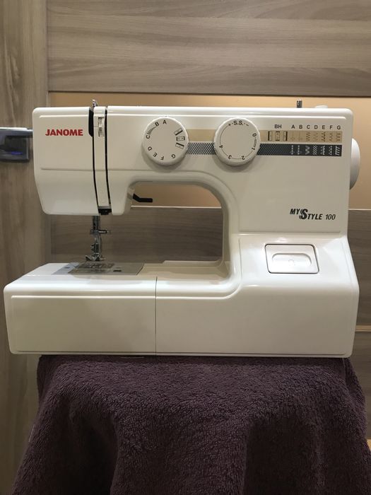 Швейная машина Janome my Style 100