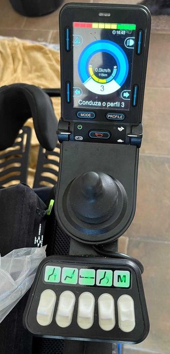 Cadeira de rodas elétrica Q700 up