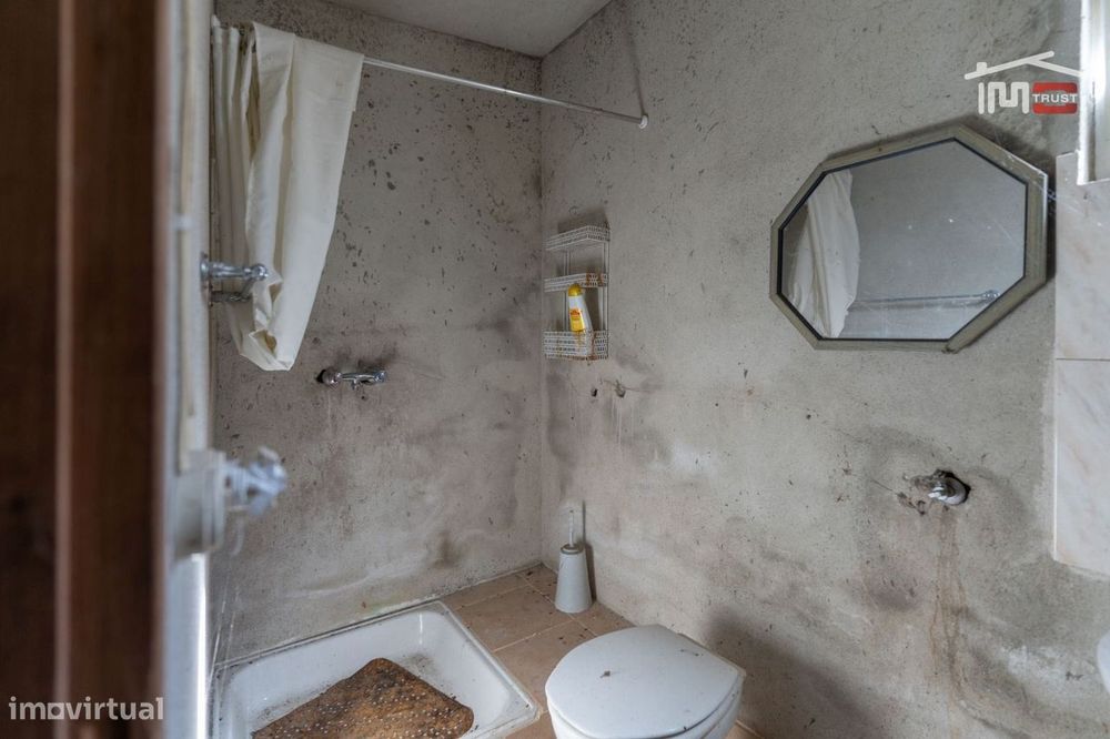 Moradia T2 Em Seiça Inserida Num Terreno Com 707 M²