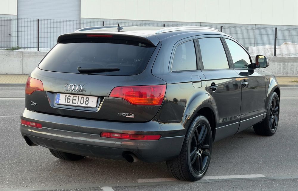AUDI Q7 3.0 TDI V6 240 CV 7 lugares