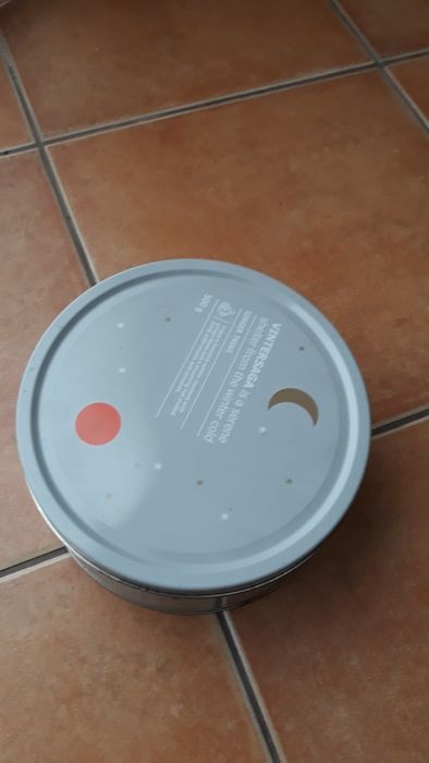 Caixa de lata para bolos