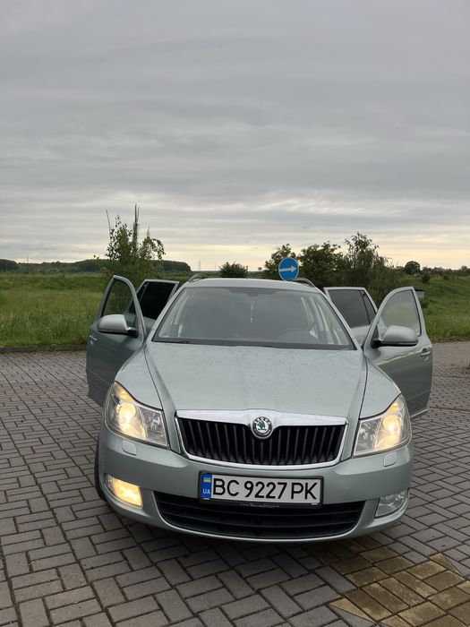 Skoda Octavia 2012 // покоління А5(FL).  2.0. DMT ( 140 к. с)