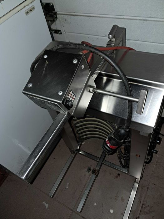 Opiekacz do kebaba  elektryczny