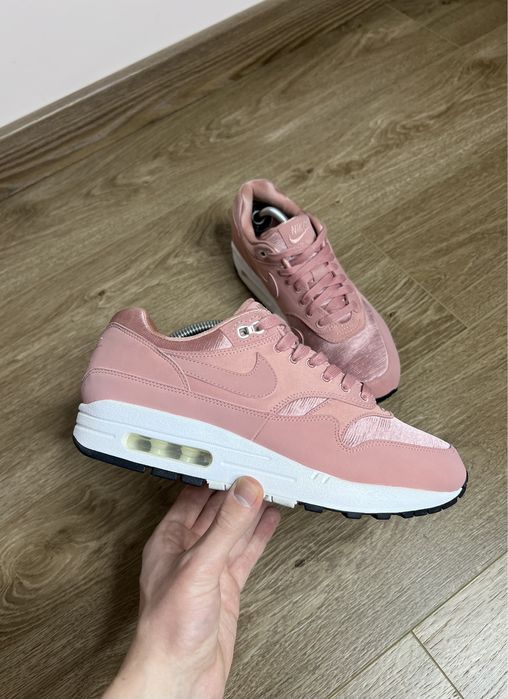 Продам БОМБЕЗНІ жіночі кросівки Nike Air Max 1 SE