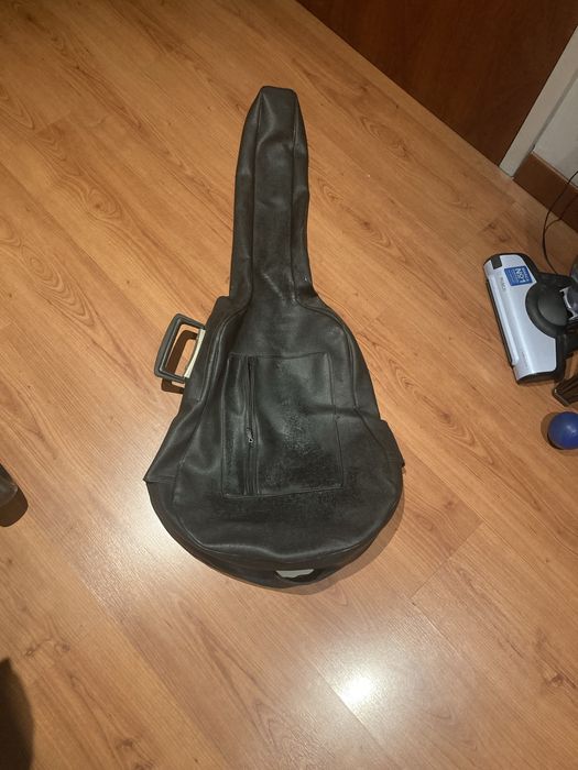 Estojo para  guitarra baixo msrca Steinberger