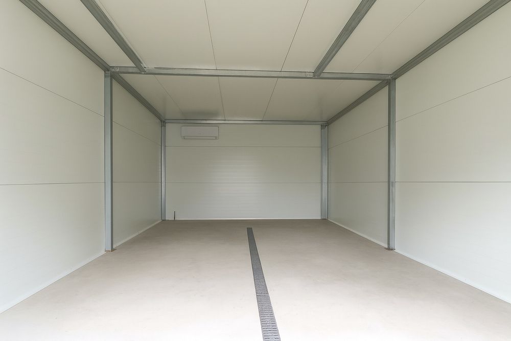 Nowoczesne minimalistyczne garaże, hale