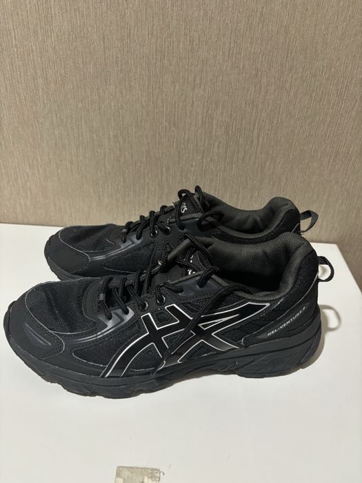 Tenis da asics original, semi novo
