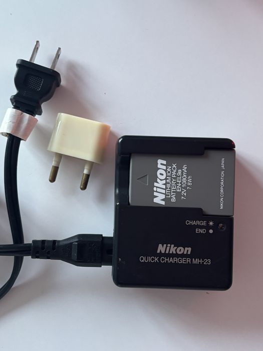 Зеркальный фотоаппарат Nikon D40 + объектив 18-55mm VR + сумка