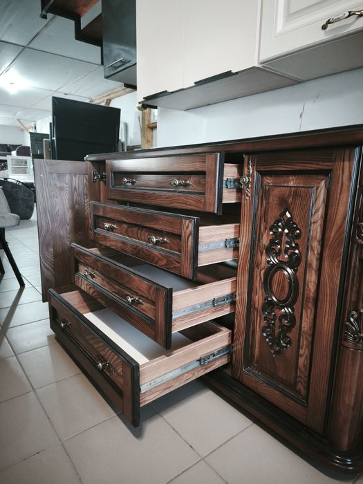 Комод класичний з натурального дерева