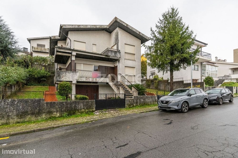 Moradia Individual T4 em Nogueira, Braga