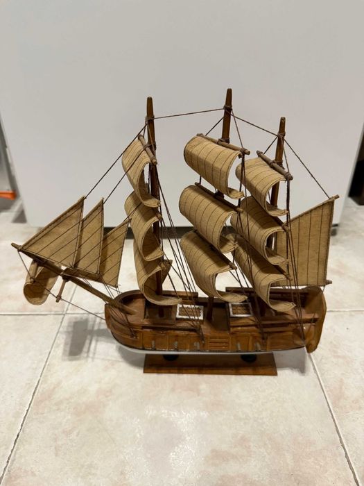 Barco em miniatura (vintage)