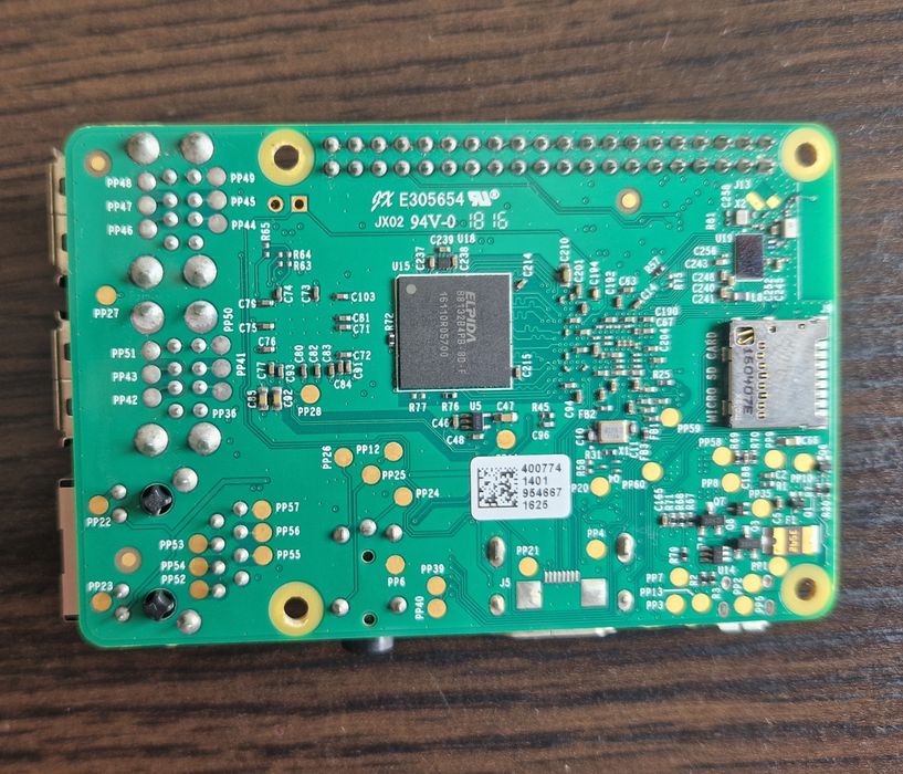 Raspberry Pi 3 Model B v1.2462501587516149761
