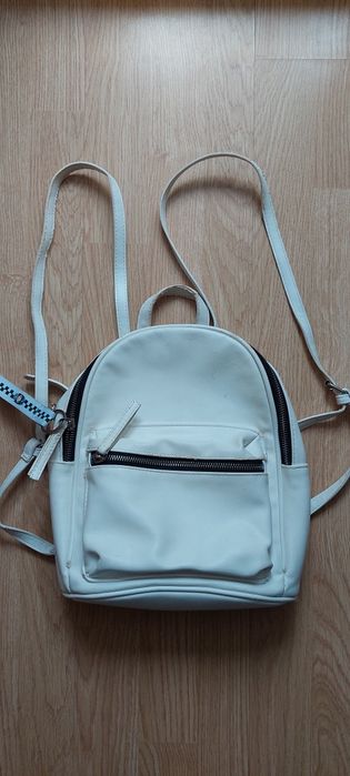 Продам женский рюкзак.