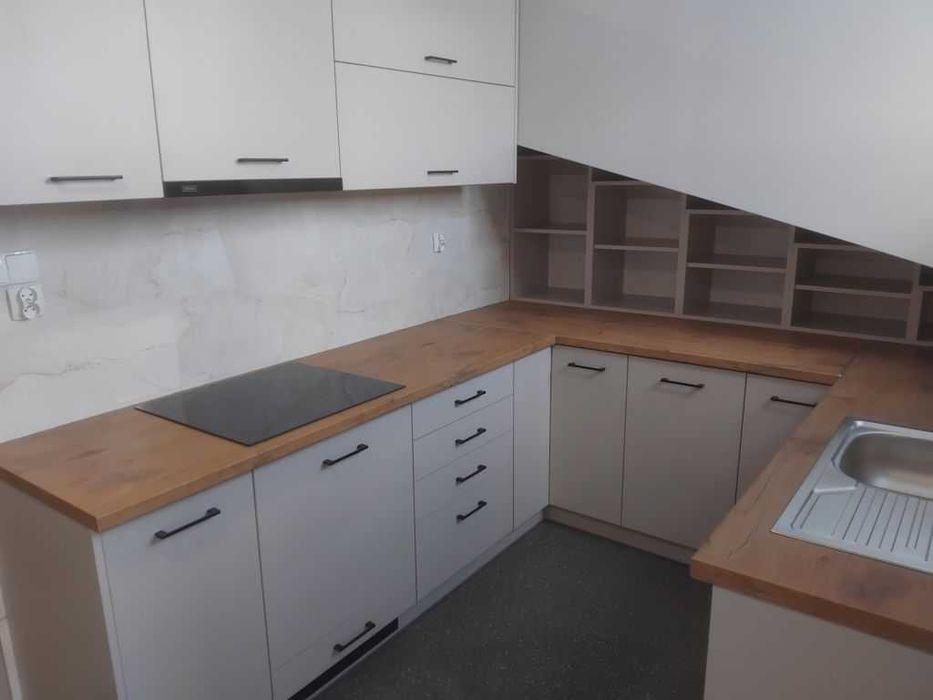 Al. Solidarności, 2-pokojowe, 70m2, Poddasze